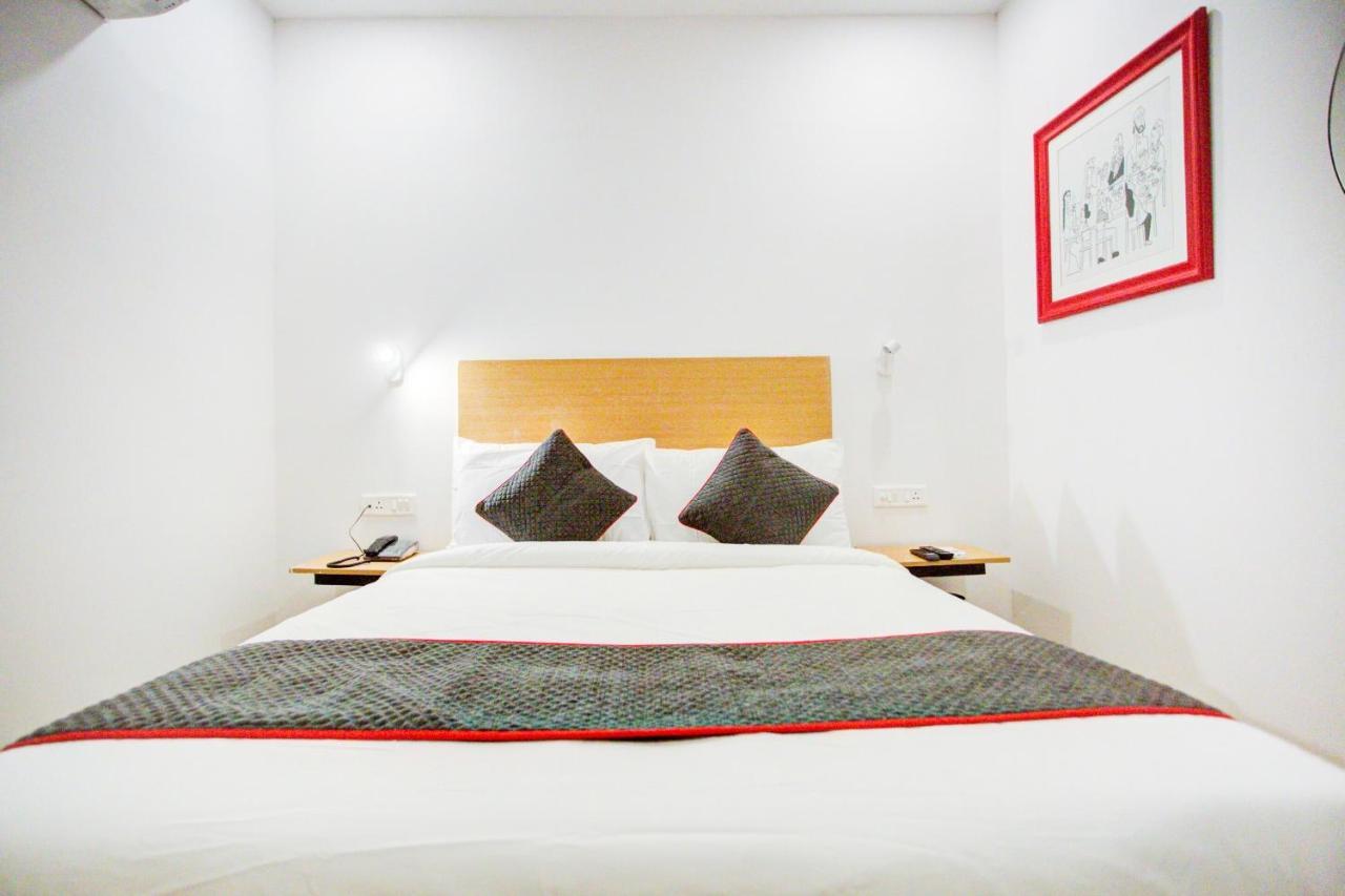 Townhouse Townhouse Atal Chowk Indirapuram Ghaziabad Esterno foto